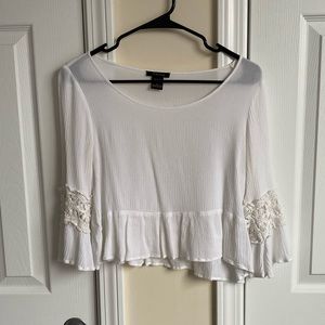 *SOLD* White Lace Sleeve Top